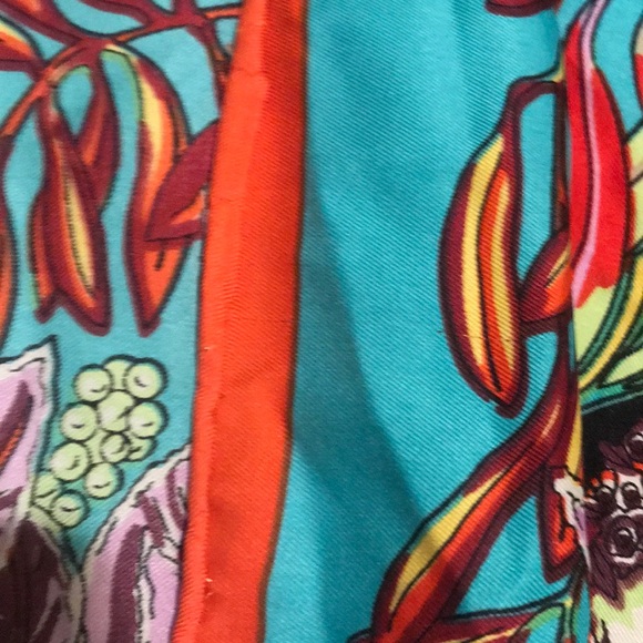 HERMÈS LA PROMEMENADE DE PLATON SILK WRAP/SHAWL 120 CM - Picture 9 of 16